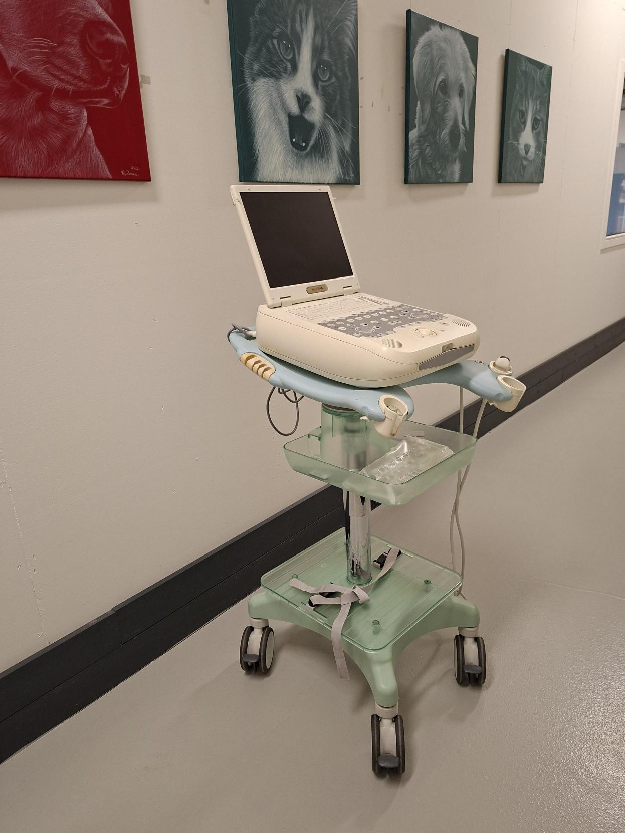 Scanner Esaote MyLabFive Vet på trolley inkl. 1 probe1